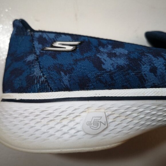 Skechers Go Walk 4 Ladies Size 10 Blue with White Sole Slip On Sneakers - Picture 8 of 8